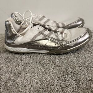 Nike White and Silver Athletic Shoes 8.5
